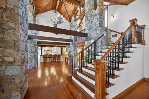 Entry Way - 16096 Perimeter Rd, Grass Valley, CA 95949 photo 4 of 17