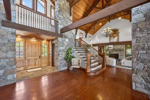 Entry Way - 16096 Perimeter Rd, Grass Valley, CA 95949 photo 2 of 17