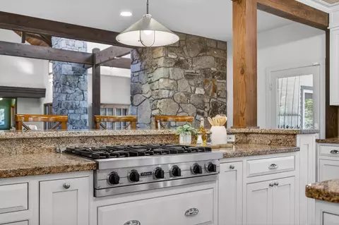 Kitchen - 16096 Perimeter Rd, Grass Valley, CA 95949 photo 3 of 8