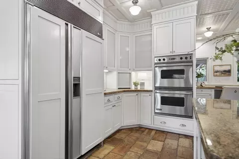 Kitchen - 16096 Perimeter Rd, Grass Valley, CA 95949 photo 4 of 8