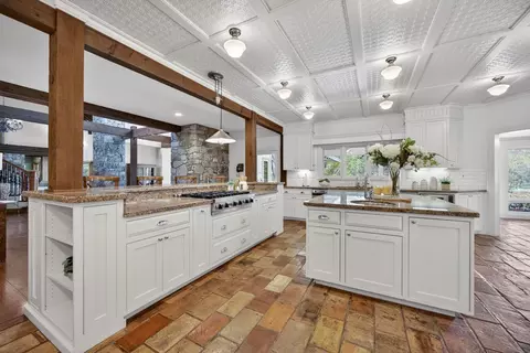 Kitchen - 16096 Perimeter Rd, Grass Valley, CA 95949 photo 2 of 8