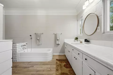 Bath - 43378 S Fork Dr, Three Rivers, CA 93271 photo 2 of 3