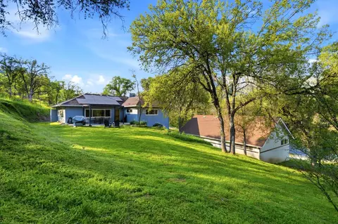 Exterior - 43378 S Fork Dr, Three Rivers, CA 93271 photo 2 of 6