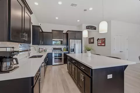 1425 Wadsworth Cir, Roseville, CA 95747