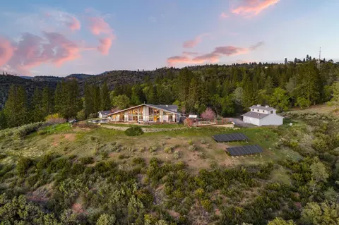 Exterior - 984 Crestview Dr, Murphys, CA 95247 photo 12 of 14