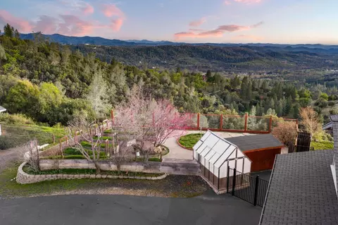 Exterior - 984 Crestview Dr, Murphys, CA 95247 photo 9 of 14