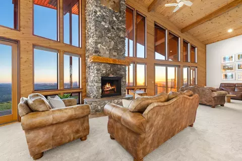 Living - 984 Crestview Dr, Murphys, CA 95247 photo 2 of 7