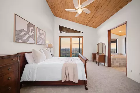 Bedroom - 984 Crestview Dr, Murphys, CA 95247 photo 1 of 3
