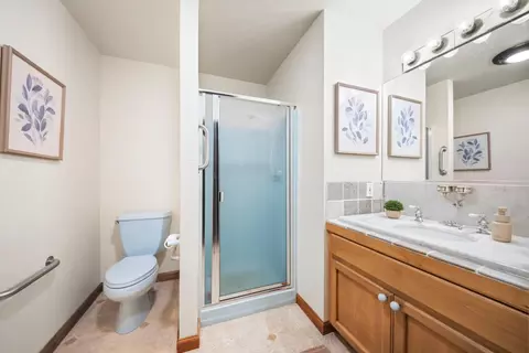 Bath - 984 Crestview Dr, Murphys, CA 95247 photo 2 of 4