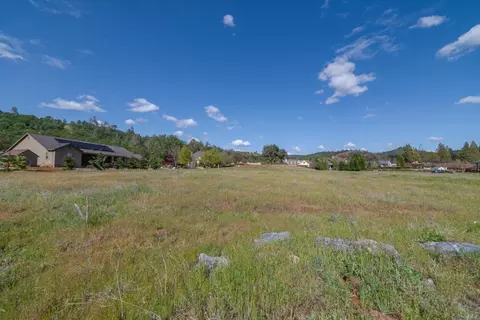 566 Friendly Ct, Murphys, CA 95247 photo 5