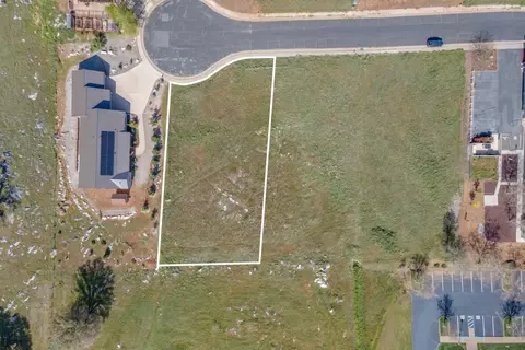 566 Friendly Ct, Murphys, CA 95247