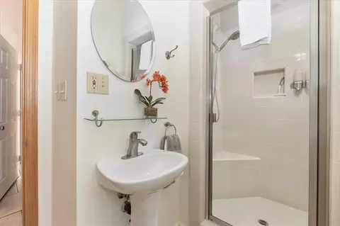 Bath - 3371 Fairway Dr, Arnold, CA 95223 photo 4 of 5