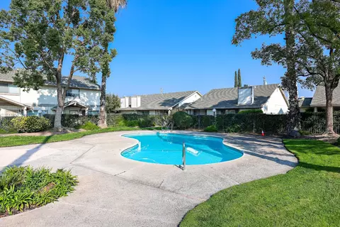 Exterior - 1754 Merced Ave, Merced, CA 95341 photo 4 of 6