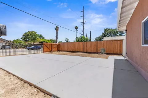 Exterior - 403 Kerr Ave, Modesto, CA 95354 photo 1 of 8
