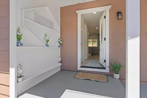 Entry Way - 403 Kerr Ave, Modesto, CA 95354 photo 1 of 5