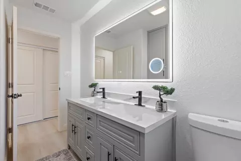Bath - 403 Kerr Ave, Modesto, CA 95354 photo 3 of 6