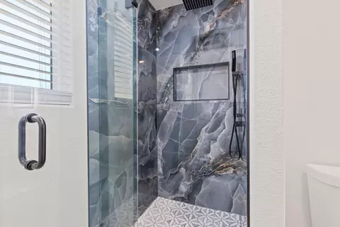 Bath - 403 Kerr Ave, Modesto, CA 95354 photo 6 of 6