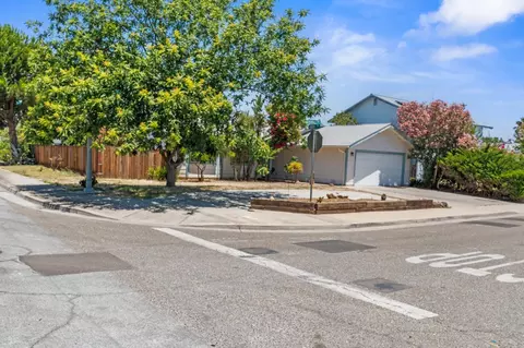 1285 Bonta Ave, Gustine, CA 95322 photo 2