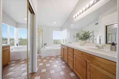 Bath - 1801 Talon Rd, Rocklin, CA 95765 photo 2 of 4