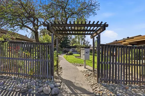 5354 Angelina Ave, Carmichael, CA 95608