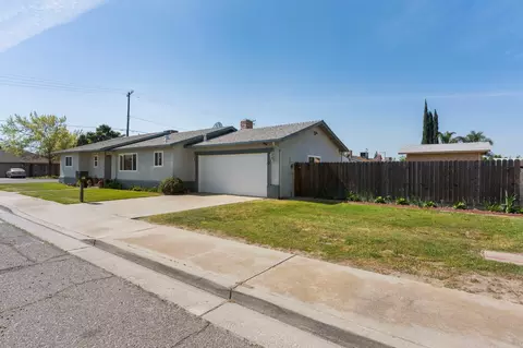 Exterior - 1391 S Orange St, Turlock, CA 95380 photo 3 of 6