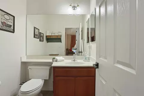 Bath - 1583 Roger Dr, Tracy, CA 95304 photo 1 of 7