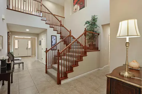 Entry Way - 1583 Roger Dr, Tracy, CA 95304 photo 4 of 8