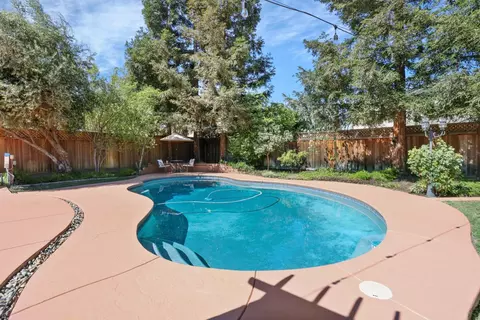 Exterior - 1583 Roger Dr, Tracy, CA 95304 photo 11 of 17