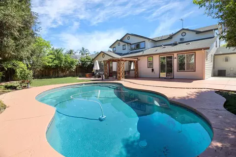 Exterior - 1583 Roger Dr, Tracy, CA 95304 photo 9 of 17