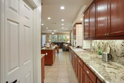 Entry Way - 1583 Roger Dr, Tracy, CA 95304 photo 3 of 8