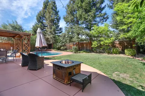 Exterior - 1583 Roger Dr, Tracy, CA 95304 photo 15 of 17