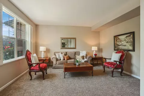 Living - 1583 Roger Dr, Tracy, CA 95304 photo 1 of 2