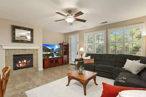 Living - 1583 Roger Dr, Tracy, CA 95304 photo 2 of 2