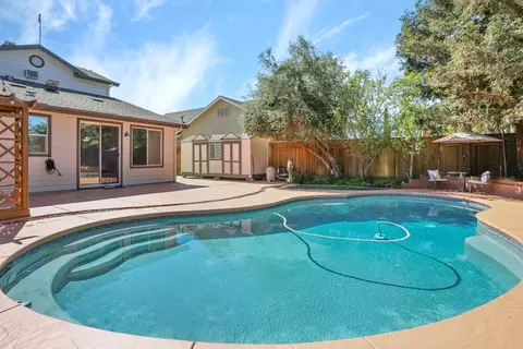 Exterior - 1583 Roger Dr, Tracy, CA 95304 photo 10 of 17