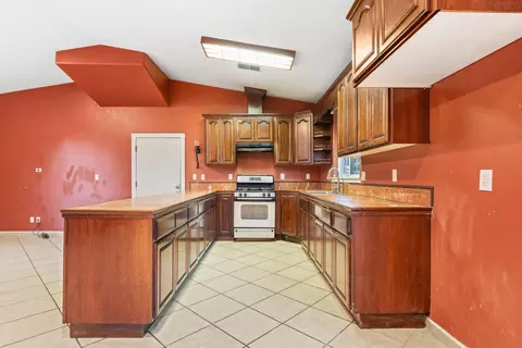 Kitchen - 5555 E Main St, Stockton, CA 95215 photo 4 of 5