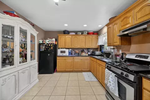 Kitchen - 5555 E Main St, Stockton, CA 95215 photo 2 of 5