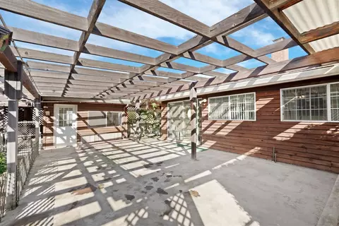Exterior - 4678 E Woodbridge Rd, Acampo, CA 95220 photo 3 of 8