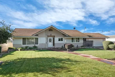 Exterior - 4678 E Woodbridge Rd, Acampo, CA 95220 photo 2 of 8