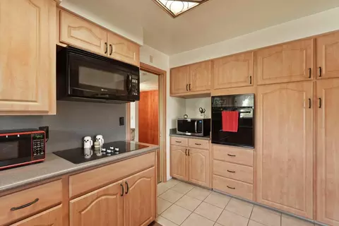 Kitchen - 4678 E Woodbridge Rd, Acampo, CA 95220 photo 3 of 5