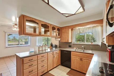 Kitchen - 4678 E Woodbridge Rd, Acampo, CA 95220 photo 1 of 5