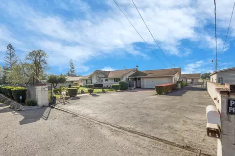 4678 E Woodbridge Rd, Acampo, CA 95220 photo 1
