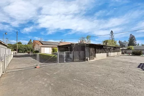 Exterior - 4678 E Woodbridge Rd, Acampo, CA 95220 photo 6 of 8