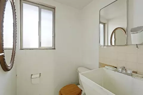Bath - 4678 E Woodbridge Rd, Acampo, CA 95220 photo 5 of 5
