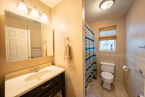 Bath - 21407 Crystal Falls Dr, Sonora, CA 95370 photo 1 of 1