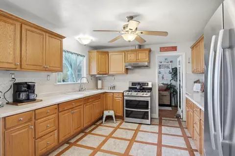 Kitchen - 891 Manila Rd, Lathrop, CA 95330 photo 2 of 7