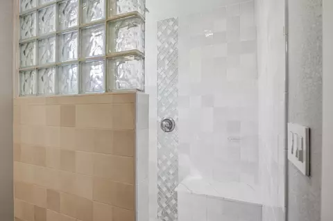 Bath - 891 Manila Rd, Lathrop, CA 95330 photo 7 of 7