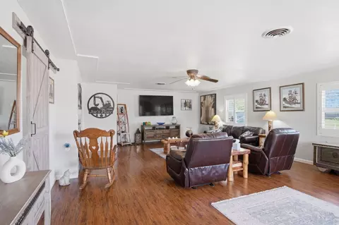 Living - 891 Manila Rd, Lathrop, CA 95330 photo 1 of 2