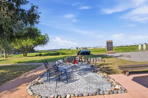 Exterior - 891 Manila Rd, Lathrop, CA 95330 photo 5 of 7
