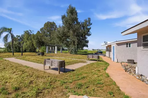 Exterior - 891 Manila Rd, Lathrop, CA 95330 photo 2 of 7
