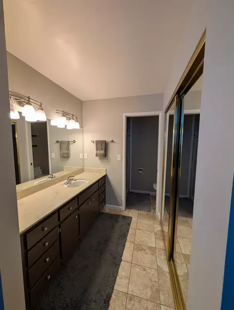 Bath - 2334 Via Camino Ave, Carmichael, CA 95608 photo 2 of 4
